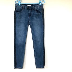 Free People ~ Straight Leg Skinny Ankle Length Jeans ~ Medium Wash ~ Size 26